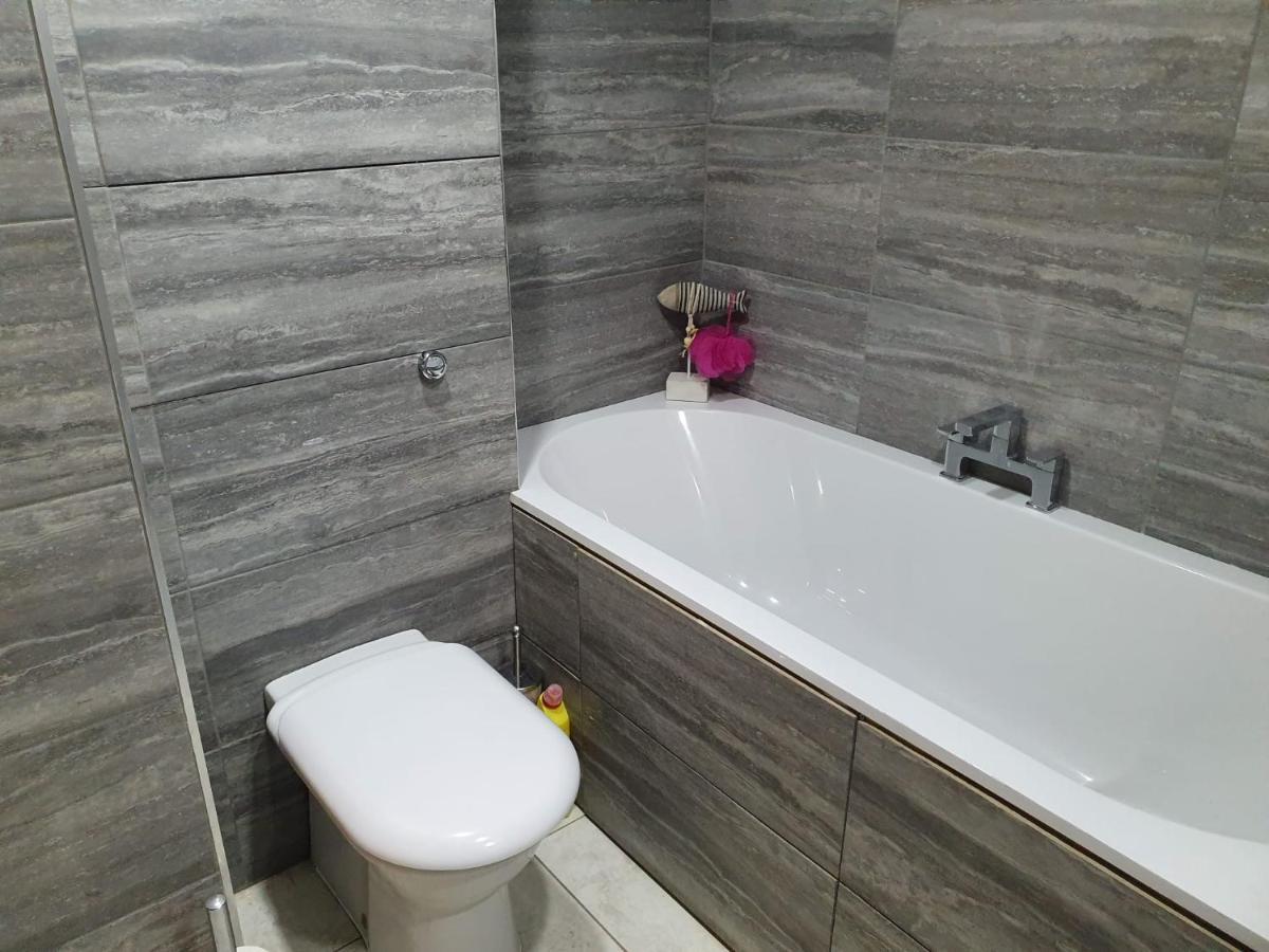 Sng Apartments Excel Лондон Экстерьер фото